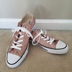 Converse Rose Gold Men Size 7 / Women Size 9